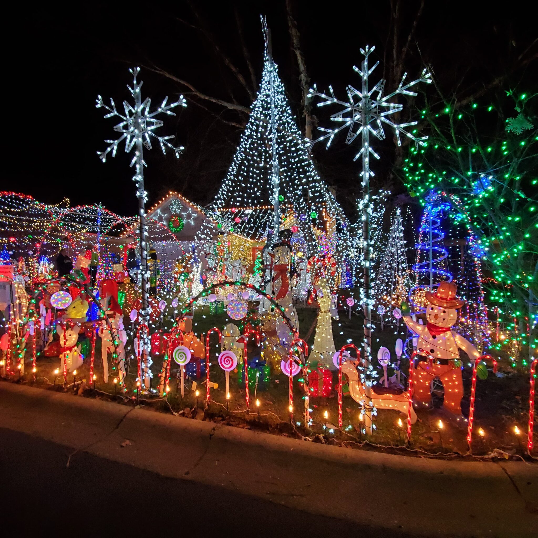 Where to find the Best Christmas Lights in Louisville! Louisville