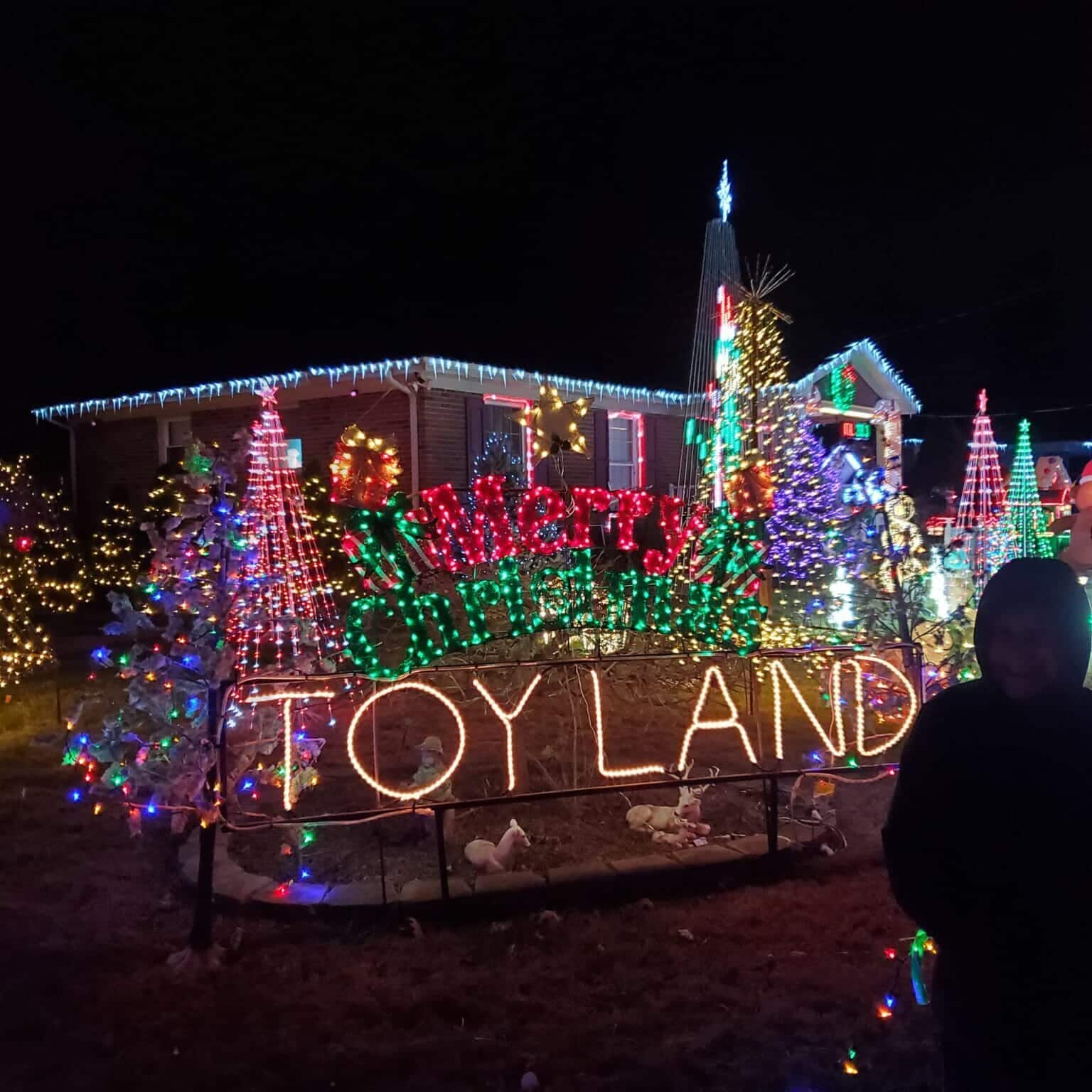 Where to find the Best Christmas Lights in Louisville! Louisville